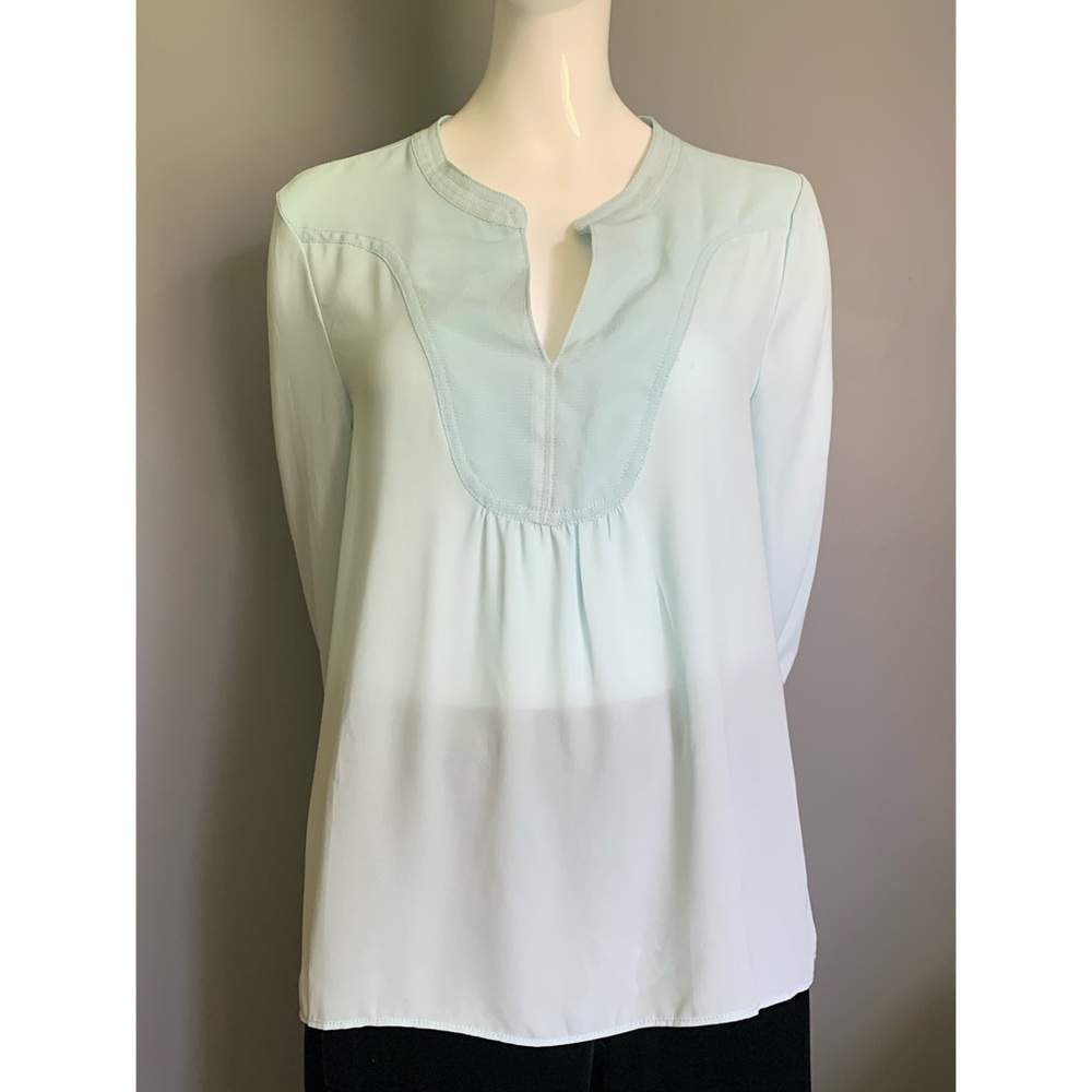 Anthropologie HD Paris : light blue blouse
